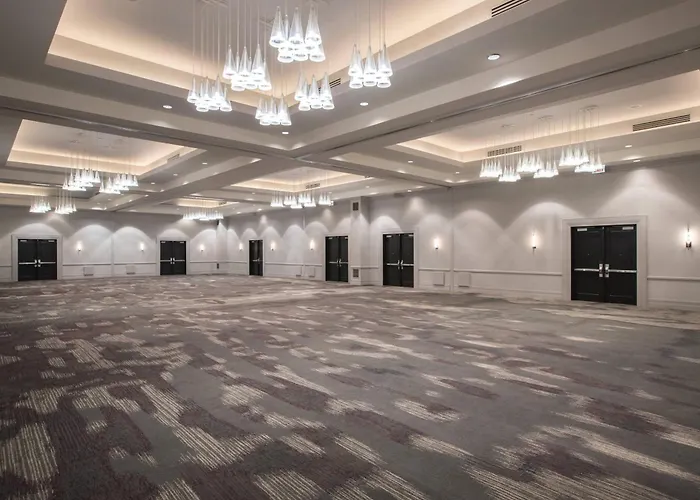 Renaissance Chicago O'hare Hotel 4*
