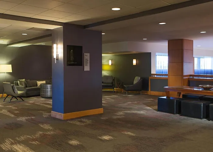 Hotel Renaissance Chicago O'hare 4*