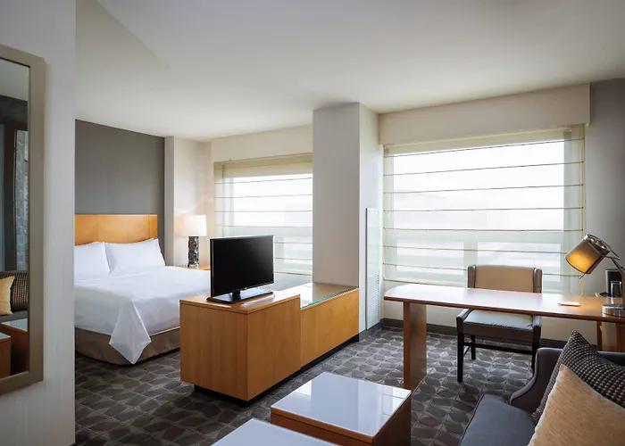 Renaissance Chicago O'hare Hotel 4*