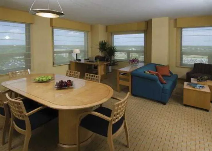 Hotel Renaissance Chicago O'hare 4*