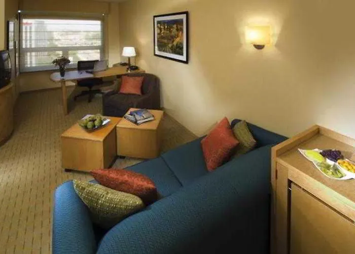 Hotel Renaissance Chicago O'hare 4*