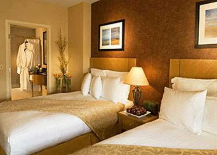 Renaissance Chicago O'hare Hotel 4*